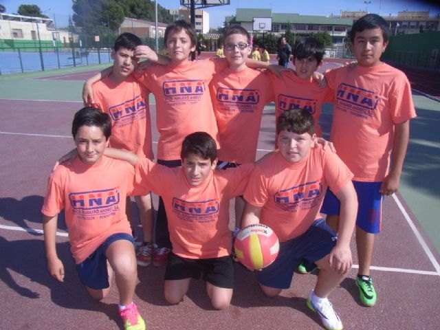 Los equipos de baloncesto benjamín y voleibol alevín del Colegio Santa Eulalia participaron en la 2ª jornada de la fase intermunicipal de Deporte Escolar