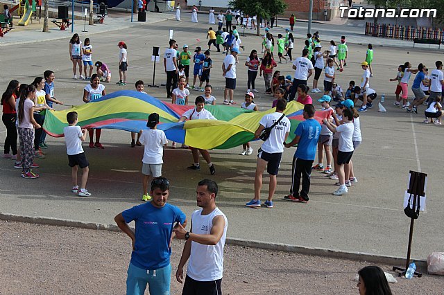 Más de 400 alumnos de 5° de Educación Primaria de todos los colegios de Totana participan en la Jornada de Juegos Populares