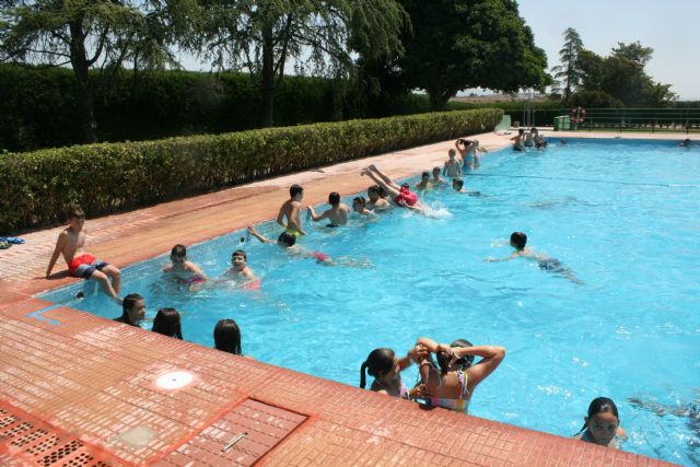 Abren sus puertas las piscinas públicas del Polideportivo Municipal '6 de Diciembre' y el Complejo Deportivo 'Valle del Guadalentín', dando comienzo a la nueva temporada de verano