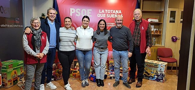 Juventudes Socialistas entrega a las Asociaciones los juguetes de su Campaña Solidaria