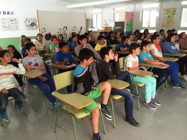 Comienzan las Jornadas de Concienciación Escolar sobre la Tenencia de Animales de Compañía en el CEIP 'La Cruz'