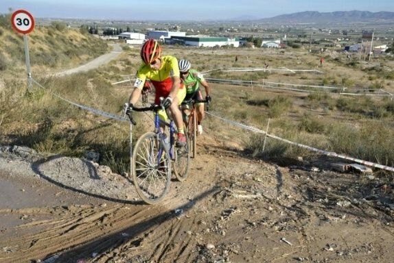 Fernando Cabrera, del Club Ciclista Santa Eulalia, 3º en el Ciclocross de Mazarrón