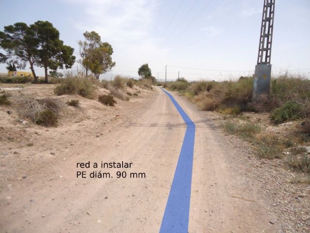 En los próximos días comenzarán las obras de instalación de una tubería de distribución de agua potable junto a la rambla de La Santa, en el barrio Tirol Camilleri