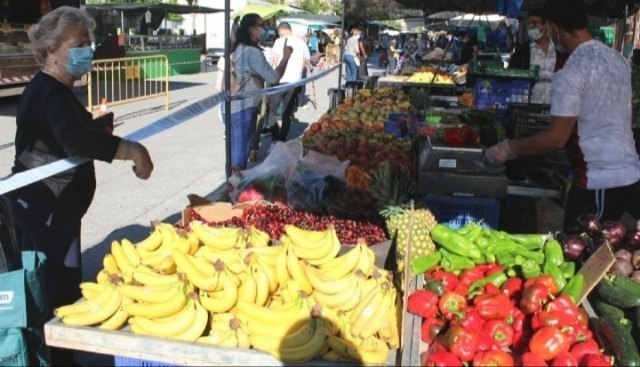 Se adelantan una jornada la celebración de los mercadillos semanales de Totana y El Paretón