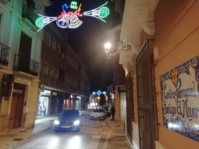 Sale a contratación el suministro-arrendamiento del material de iluminación para las fiestas patronales de Santa Eulalia y la Navidad 2024/25