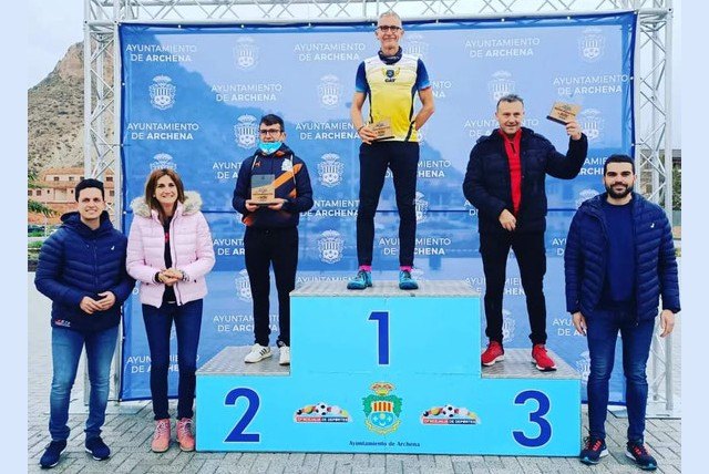 Stefan Pracht, del CAT, sube al podium en la I Media Maratón de Archena