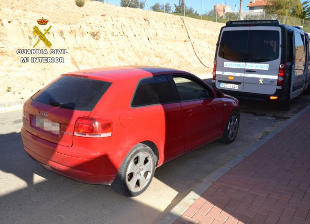 La Guardia Civil investiga al conductor de un vehículo que se dio a la fuga después de ocasionar un accidente con dos heridos en la N-340