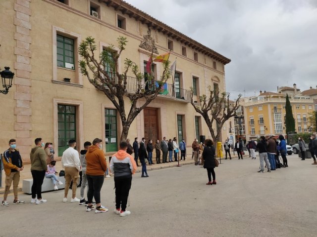 El Ayuntamiento de Totana se suma, por vez primera, a la conmemoración del Día Internacional del Pueblo Gitano