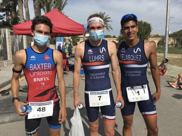 El totanero Sergio Baxter triunfa en Orihuela, en el arranque de la Liga Regional de Triatlón de la Región de Murcia