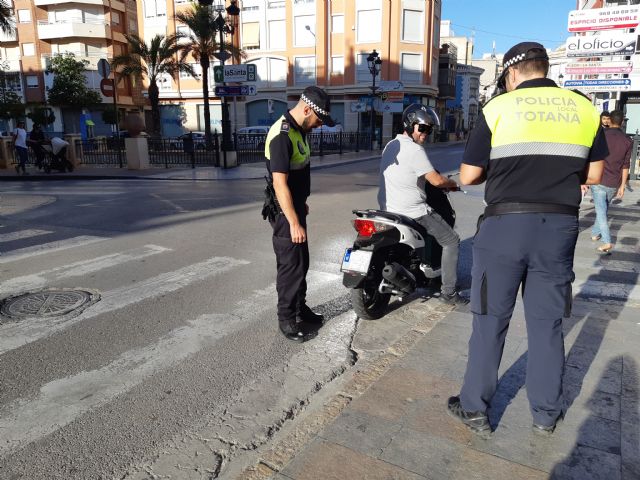 La Policía Local inicia los controles de vigilancia sobre vehículos para comprobar que no sobrepasan los límites de ruido permitidos