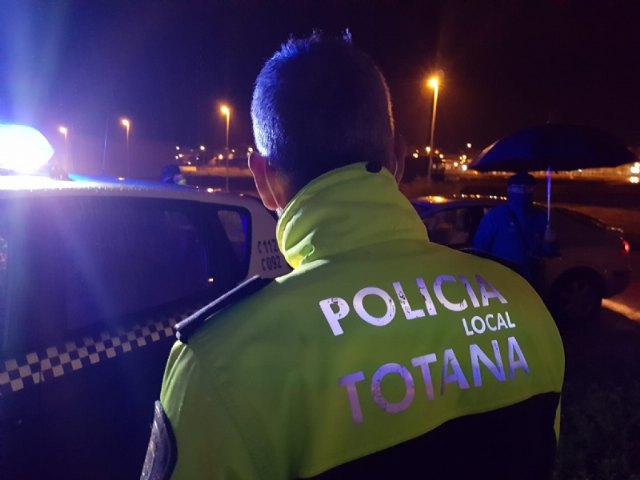 La Policía Local identifica a más de 3.000 personas y vehículos en la vía pública, abriendo 239 expedientes sancionadores desde que comenzó el estado de alarma