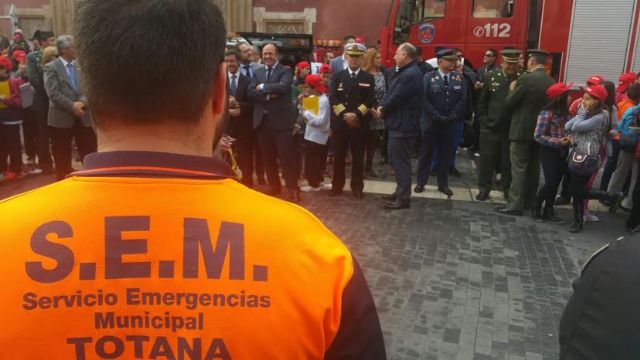 La Agrupación de Protección de Civil de Totana participa en los actos organizados con motivo del Día Europeo del Teléfono 112 en Murcia