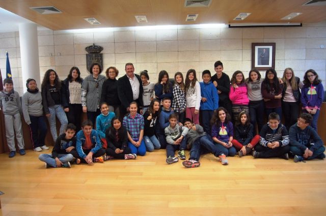 Alumnos de Educación Primaria del colegio 'San José' participan en el programa 'Conoce tu ayuntamiento'