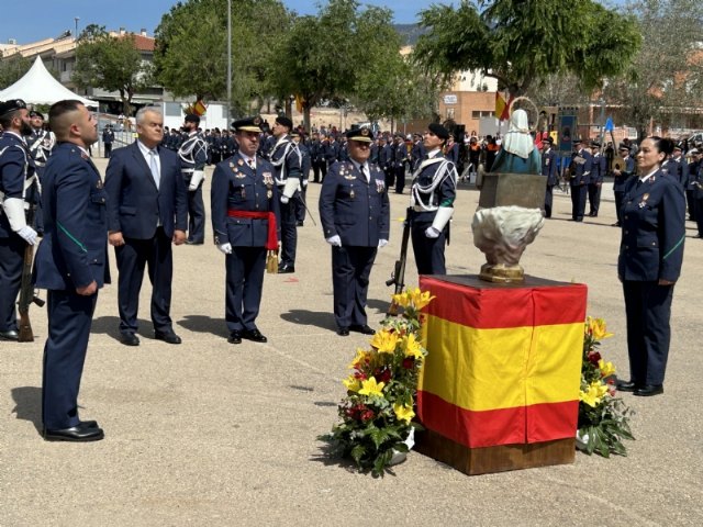 Totana acoge, por vez primera, una Jura de Bandera de Personal Civil con motivo del 30 aniversario de la llegada del EVA 13 al Morrón de Espuña