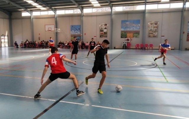 El Polideportivo Municipal '6 de Diciembre' y la Sala Escolar acogieron la Fase Intermunicipal de Fútbol Sala de Deporte Escolar