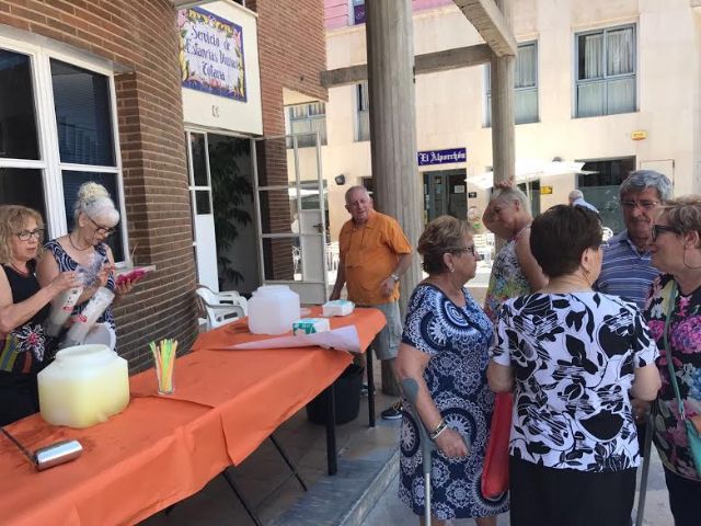 Comienza el programa de actividades de las fiestas del Centro Municipal de Personas Mayores de la plaza de la Balsa Vieja