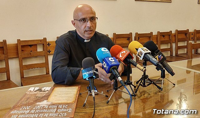 Las actividades con motivo del 450 aniversario de la dedicación del templo parroquial de Santiago arrancan mañana