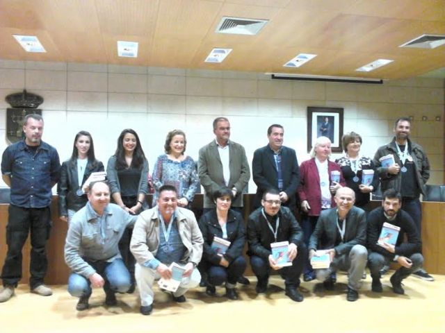 Se entregan los premios del I Concurso Literario de ediciones 'Gotas de Luz' que promueve la escritora y editora, Aurelía García