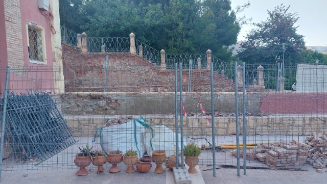 Comienzan las obras de reparación del muro de cerramiento del atrio del Santuario de Santa Eulalia