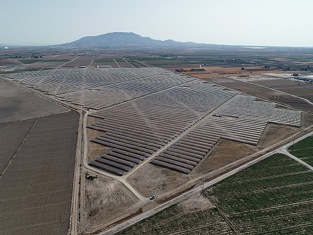 La planta fotovoltaica de Totana ya está conectada a la red