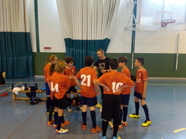 La Sala Escolar acoge un emocionante triangular de la Fase Intermunicipal de Deporte Escolar de Fútbol Sala, en categoría alevín masculino