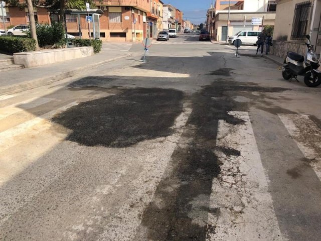 Acometen trabajos de reparación del firme en numerosas calles del casco urbano