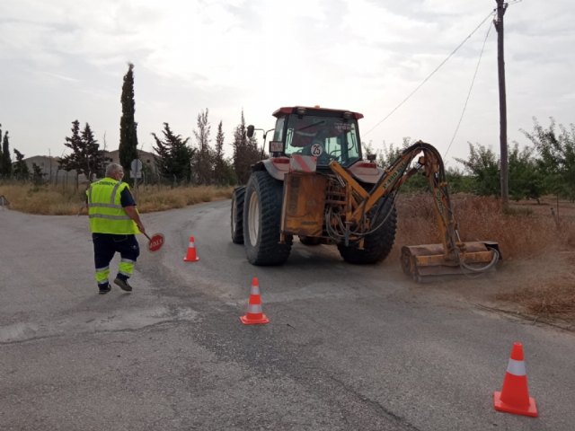 Adjudican el contrato menor del Servicio de Tractor para apoyo mecánico de la Brigada Municipal de la Concejalía de Servicios a la Ciudad