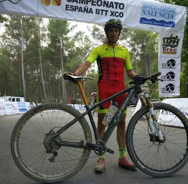 Francisco Cánovas en el Top 10 de los campeonatos de España XCO en Cofrentes (Valencia)